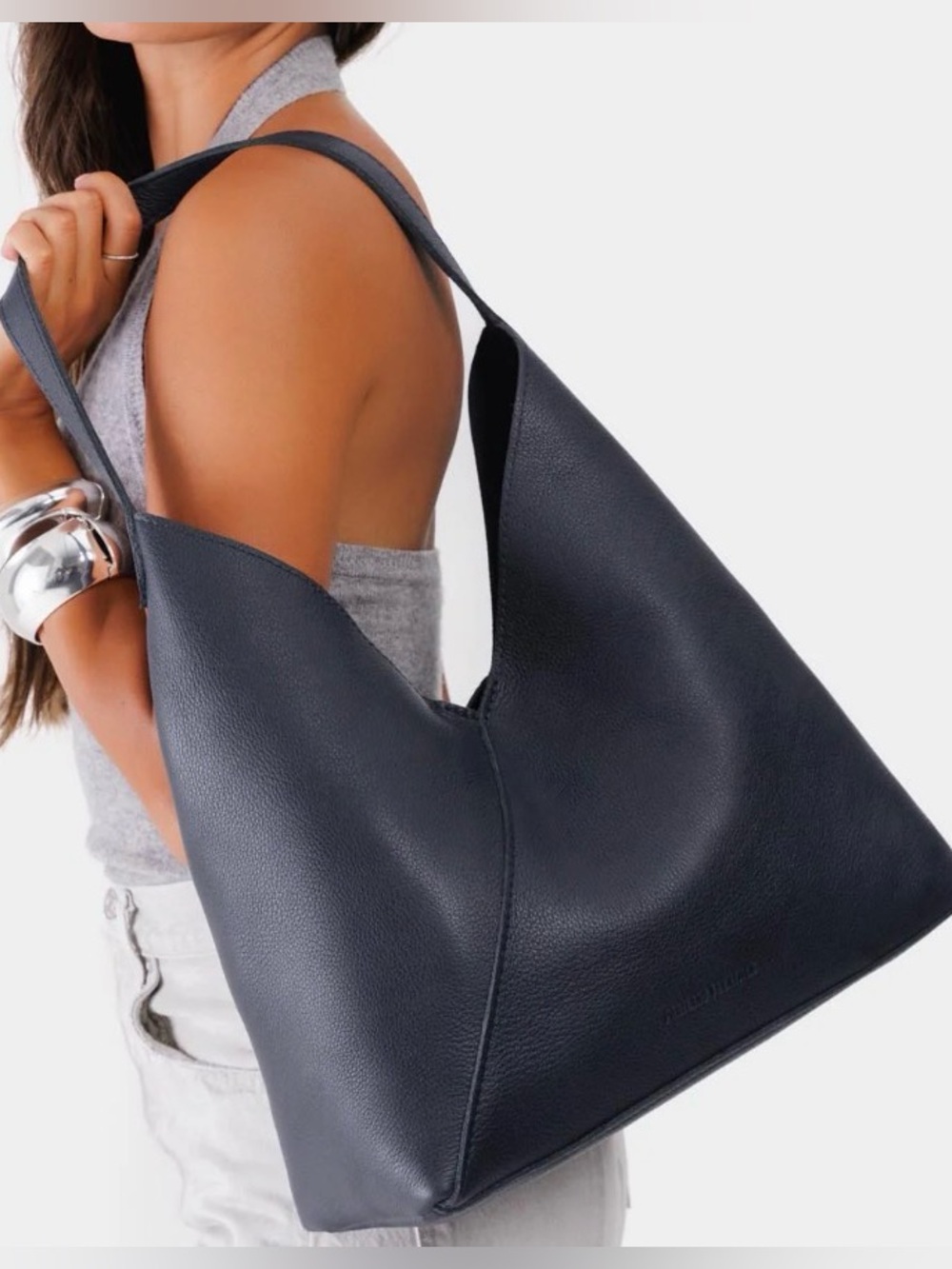 NWOT Portland Leather Dark Blue Leather Shoulder Oversized Bag - Picture 3 of 5